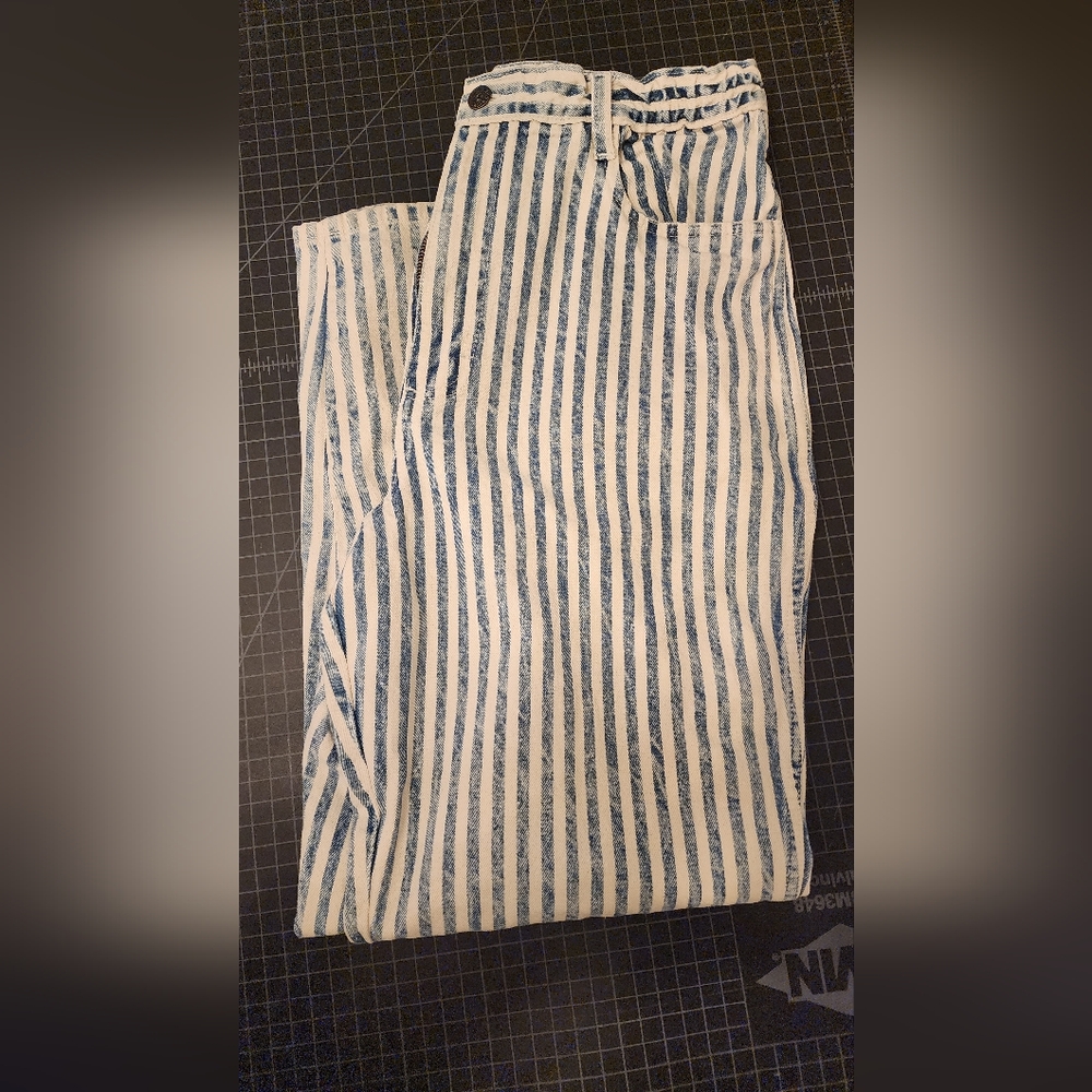 Vintage stripped jeans